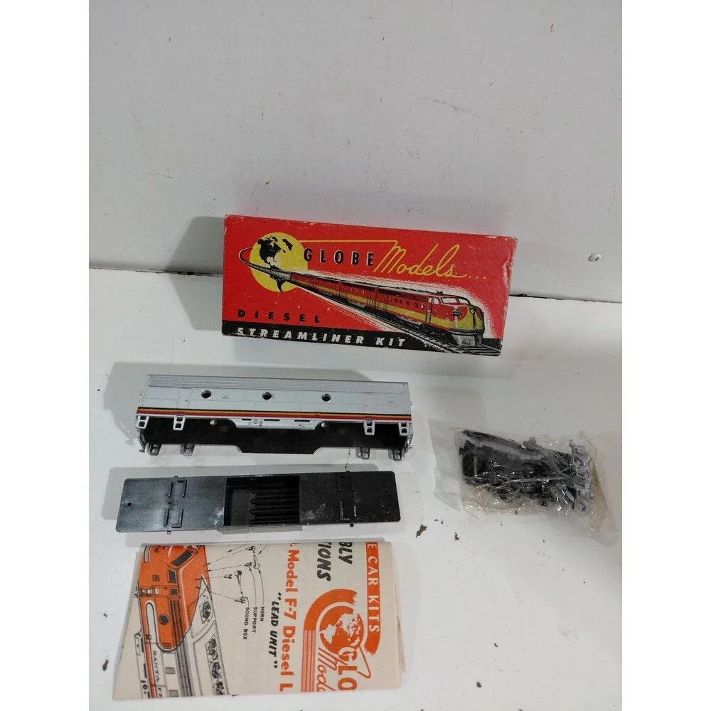 Global Models HO Gauge Model Railroad Santa Fe B Unit Dummy Diesel Kit w/Box